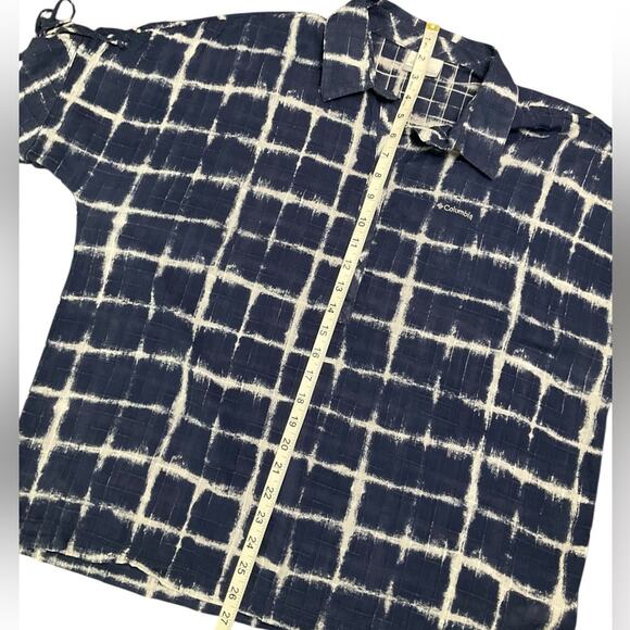 Columbia Women’s Blue and White Button Down Shirt Size Large EUC - Picture 6 of 8